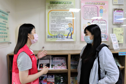 阿辰勇敢轉彎 做自己伯樂 從美國打工到行銷業務職涯探索