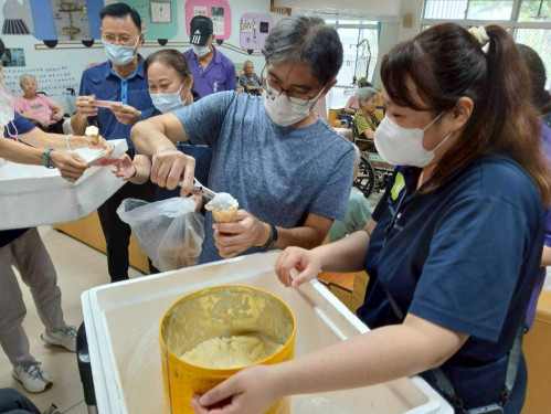 佳里榮家夏日冰趣多 住民長輩動腦又清涼
