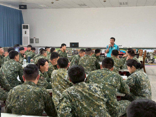 嘉義榮服處前進營區說明會 助屆退官兵轉銜職場 