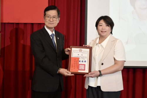 中榮灣橋分院黃怡菁護理長榮獲輔導會廉政楷模
