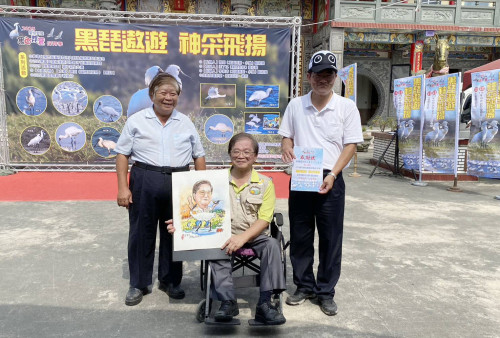 王丁乙彩繪Q版趣味漫畫感謝邱仁武長年守護黑琵