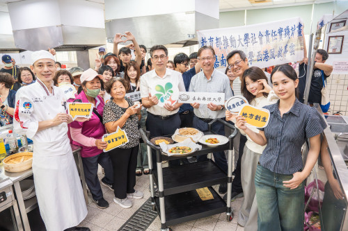 嘉藥攜手西港長輩尬飛輪 重陽健身趣享創意芝麻料理