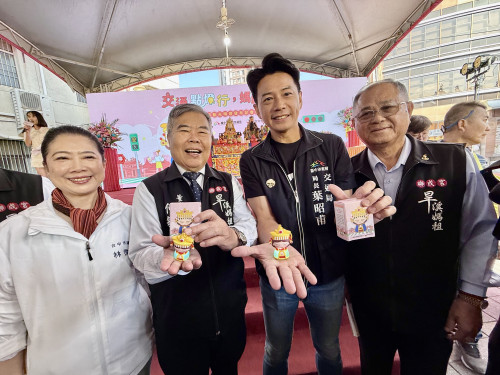 媽祖行動光明燈「亮」相！中市交通局攜手樂成宮守護行人夜間安全 