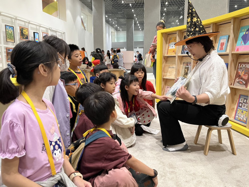 夜宿「臺中綠美圖」首梯登場 親子共譜魔法書頁奇幻夜