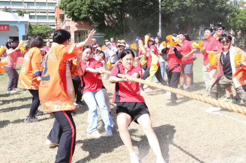華醫57週年校慶運動園遊會校友回娘家 師生社團聯演捉對廝殺