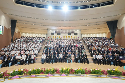     高雄榮總35週年慶登場　嚴德發主委表揚103位優良醫師