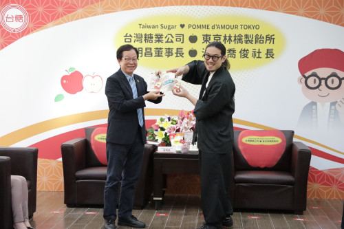 台糖與日本蘋果糖甜蜜合作交流 感謝狂掃砂糖抱枕回禮