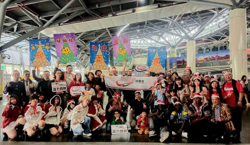 耶誕快閃高鐵台南站 樂聲響亮驚豔旅客