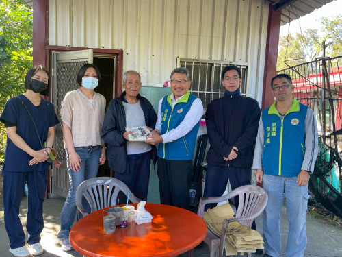臺東榮服處寒冬送暖 訪視關懷延平榮民眷