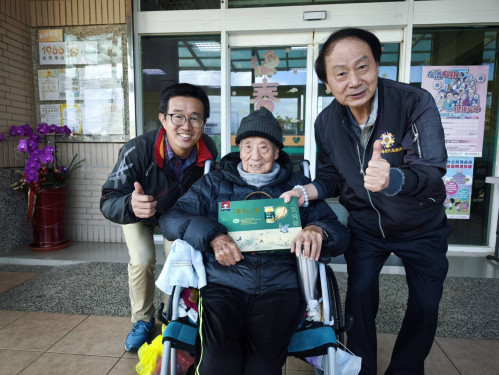 屏東榮服處寒冬送暖！恆春南門護理之家慰問榮民