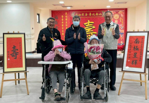 臺南榮家百歲榮民紀壽 欣藝天團為老英雄獻藝慶生