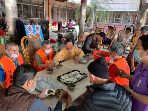 屏東榮家懷舊美食手烙韭菜盒 暖心幸福好味道