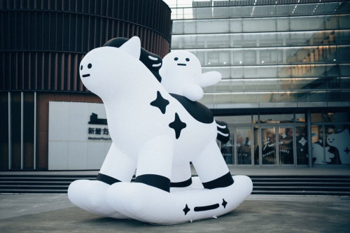 雲朵AH!Q降落新營！巨型小馬Q點亮冬日地景1/31暖心點燈