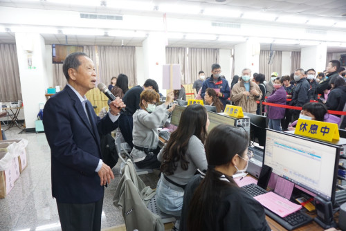 迎接丙午馬年 中市萬和宮開始受理安燈 提前迎接新歲