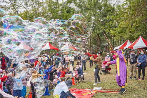 春遊糖廠 住好呷甜坐五分仔 隨糖馬上發 