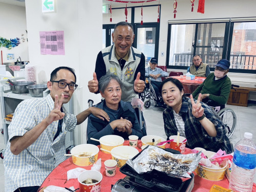 年菜飄香溫馨迎團圓！榮家除夕圍爐過好年