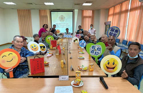 屏東榮家歲末慰問房戶長志工 感謝協助共築溫暖家園