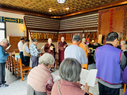 宜蘭孔雀山僧團蒞花蓮榮家誦經 祈願榮靈安息住民平安