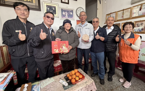 金門榮服處關懷資深老兵 向國寶級榮民提前賀節