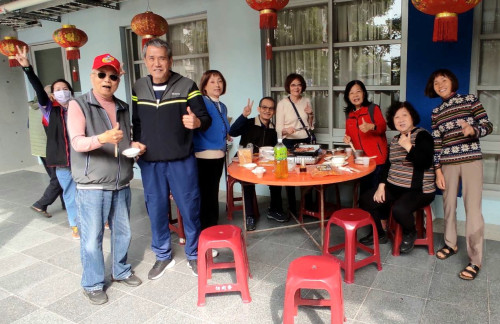 初二團圓圍爐樂 臺南榮家火烤兩吃溫馨迎新春