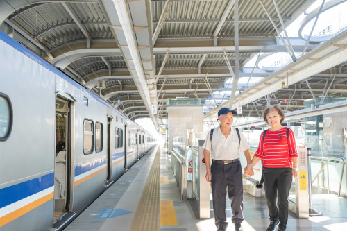 這張卡足感心！台中「敬老愛心卡」每月1000點 6都最高、最好用 