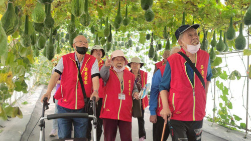 屏東榮家住民微旅行 走訪熱帶農業博覽會