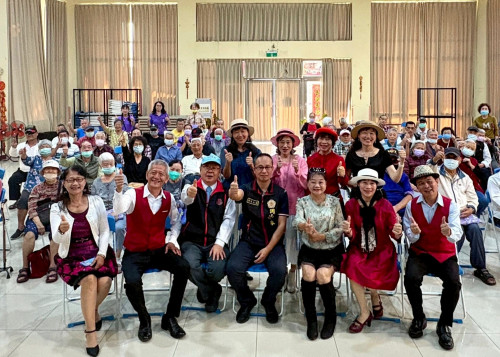 臺南樂透歌友會元宵公益傳愛 溫馨洋溢榮家