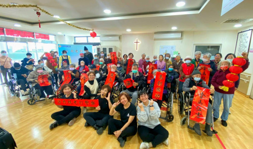 臺南榮家迎春鼓舞納百福 活力打擊樂熱鬧開展