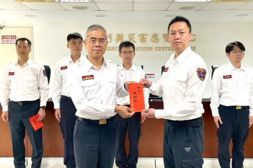 金門消首長嘉勉同仁搶救火災受困民眾 守護生命財產安全