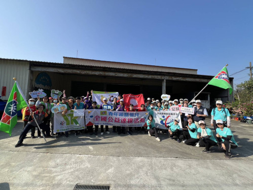 南市救國團慶青年節 聯合多單位志工至中興林場淨山健走