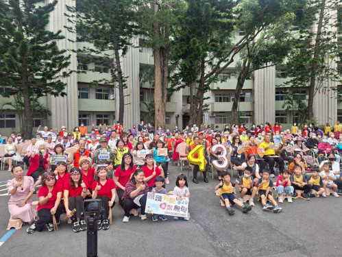佳里榮家迎43週家慶 住民才藝競賽園遊會闖關熱鬧滾滾