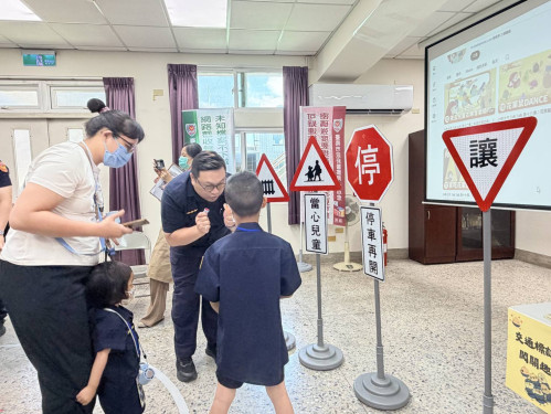 小交安尖兵出任務！南警攜手北區親子館打造小小警察體驗日