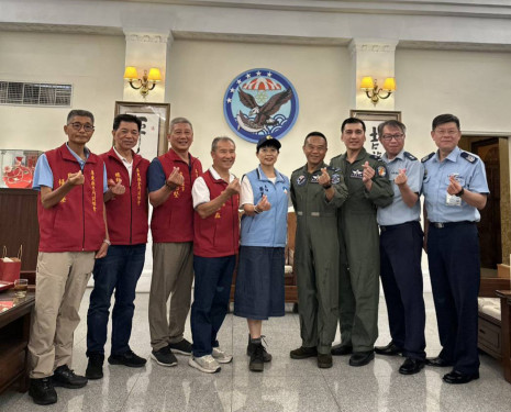 屏東金同會拜會空軍六聯隊 感謝國軍協助後送疏運辛勞