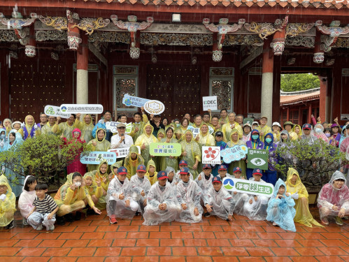 嘉藥攜手跨校志工風雨無阻！合清淤孔廟泮池守護生態