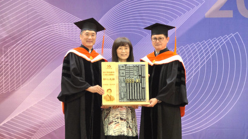 南臺科大畢典！和碩童子賢獲頒名譽博士  黃能富宣示AI實體化佈局