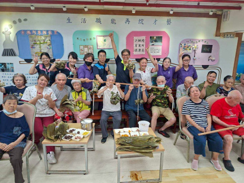 佳里榮家粽葉飄香！住民包粽立蛋歡度溫馨端節