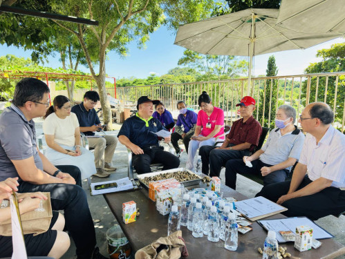 花蓮榮家新進住民座談 戶外品花生話家常