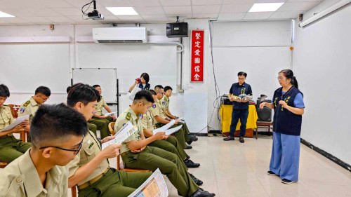 彰化榮服處前進憲兵隊宣導退役官兵權益助職涯規劃