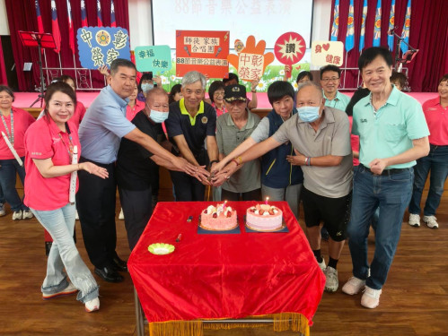 中彰榮家感謝師徒家族愛心合唱團傳愛 歌舞同樂慶父親節 