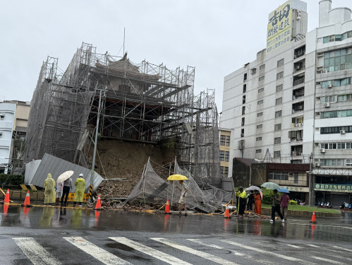 南市府緊急處置國定古蹟大東門側牆局部崩落 
