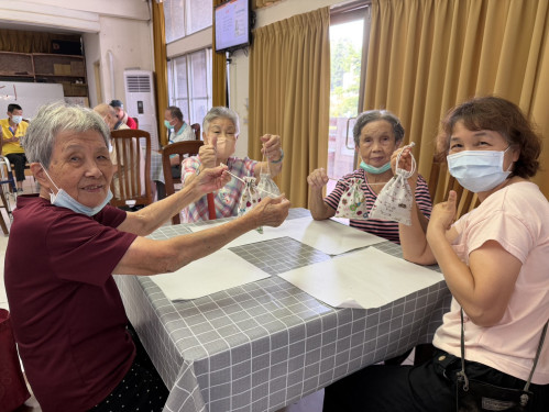 彰化榮家迎暑夏無蚊擾！住民手作中藥防蚊包 天然溫和守護健康