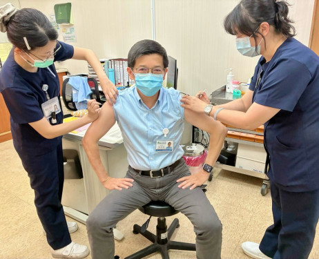 流感新冠疫苗10/1開打！胸腔病院推「左流右新」享最高1350健康幣