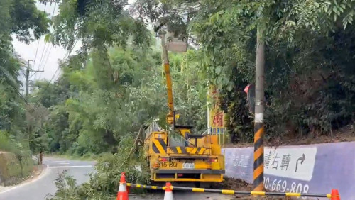 薔琵狂吹 臺南上萬戶摸黑！台電：全力搶修復電