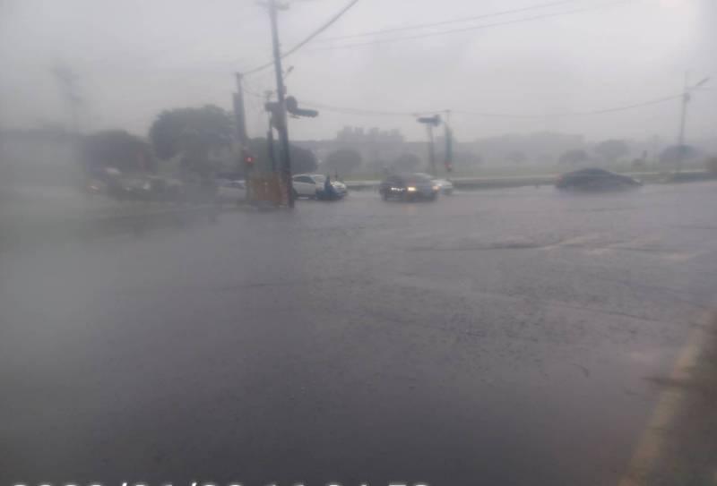 豪大雨造成二重疏洪道積、淹水  抽水站抽排水作業  請提早配合改道