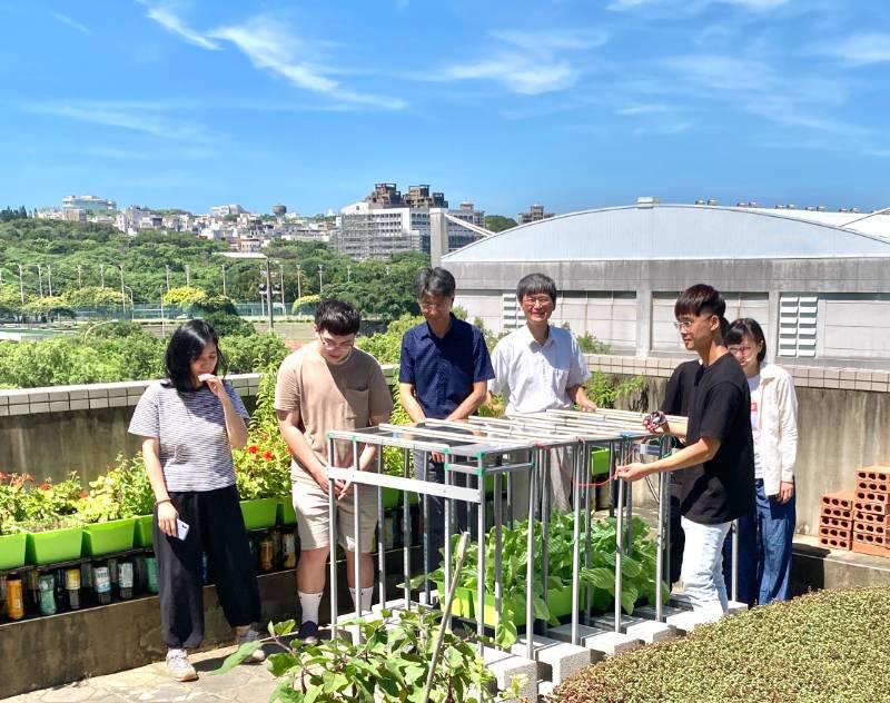 結合太陽能板打造高效屋頂農園　陽明交大環工所開發出DIYGreen零廢棄屋頂農園在各縣市推廣