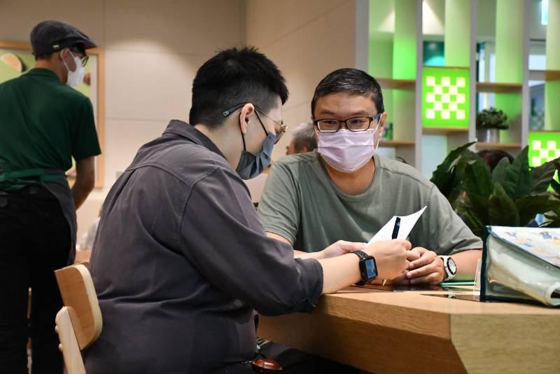 雲嘉南分署首度攜手知名連鎖石二鍋 緩餐飲缺工推中高齡就業