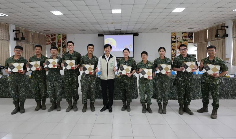 南市軍人服務站秋節與市府敬軍慰問