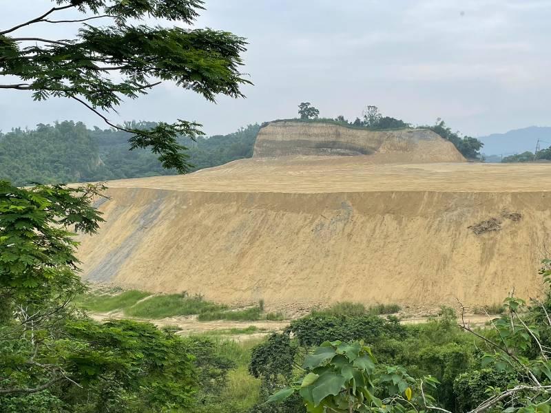 查緝龍崎區私人大型違規開發山坡地 市府重申執法無假期 