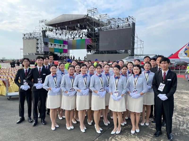 南應大國慶晚會禮賓大使登場 南部第1個科大禮賓團空軍臺南基地亮相