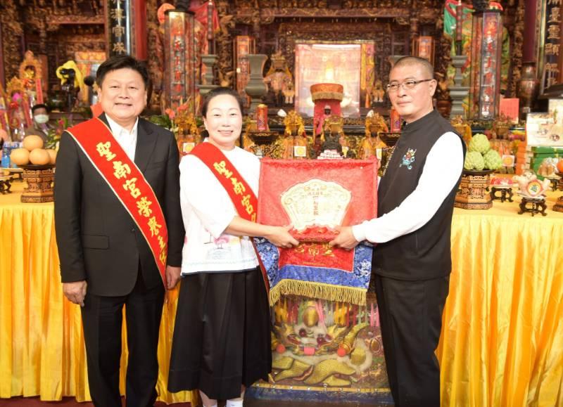 與鹿耳門「路跑媽祖」再續神緣 花蓮縣長遠赴台南聖母廟迎請「駐太平洋大使媽祖」